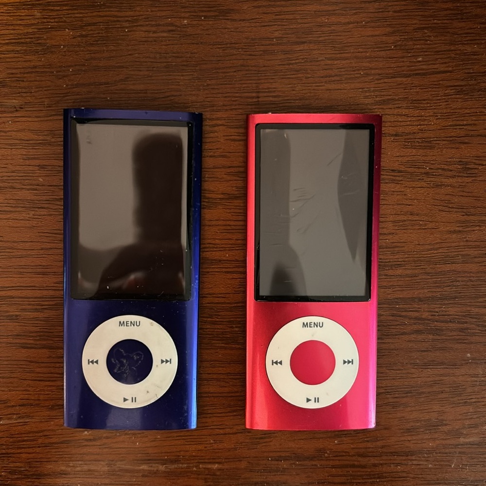 Pre-Owned Apple iPod Nano 4th Gen Pink/Purple MP3 Music Player - Picture 2 of 3